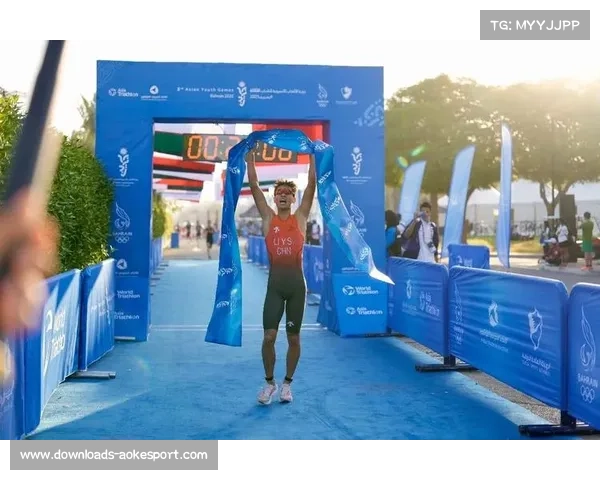 中国队闪耀巴林亚青会 游泳夺四金朱彩云举重破纪录