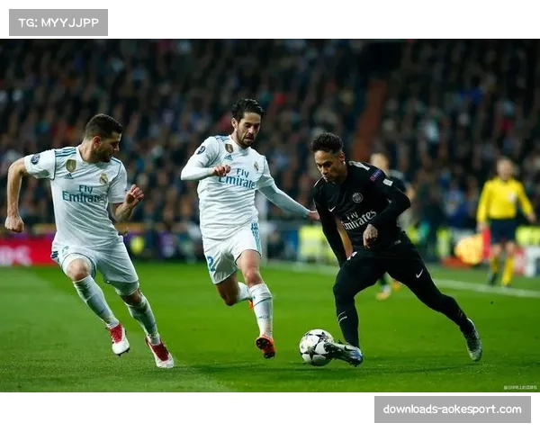 巴萨4-1大胜格拉纳达，莱万双响，球队本赛季首次在控球率低于60%的联赛中进球4+